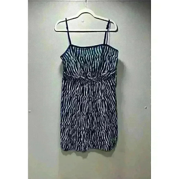 Versatile Blue & White Ruched Dress from Ann Taylor Loft - Size 14 - Picture 7 of 8